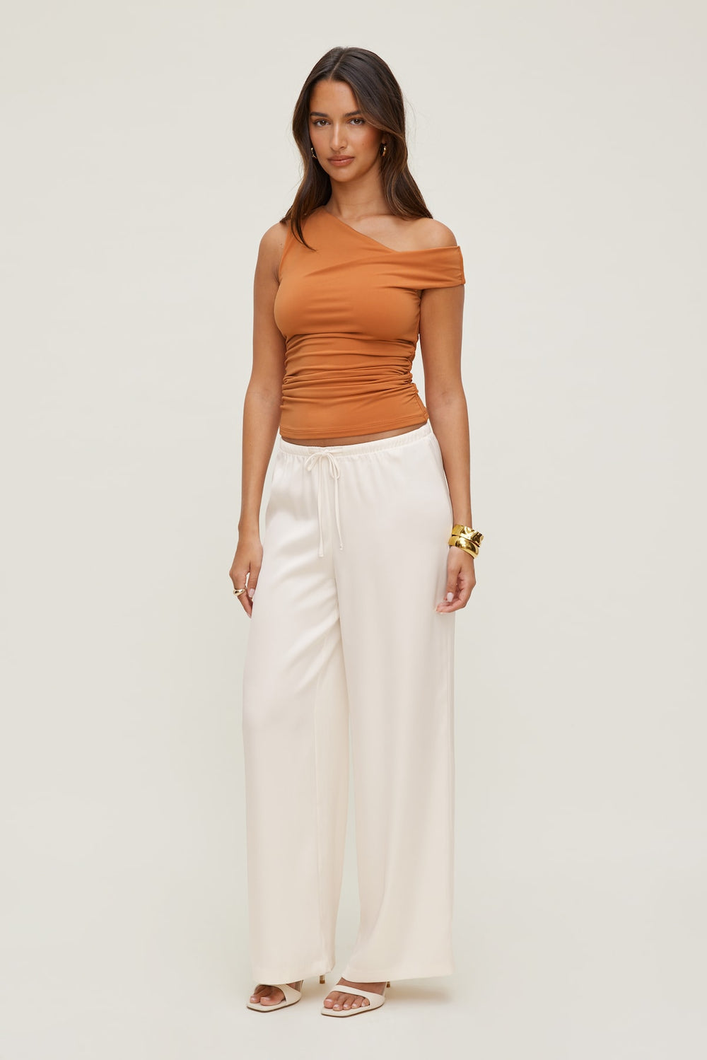 Dynamite Online | Leo Satin Wide Leg Pants Beige