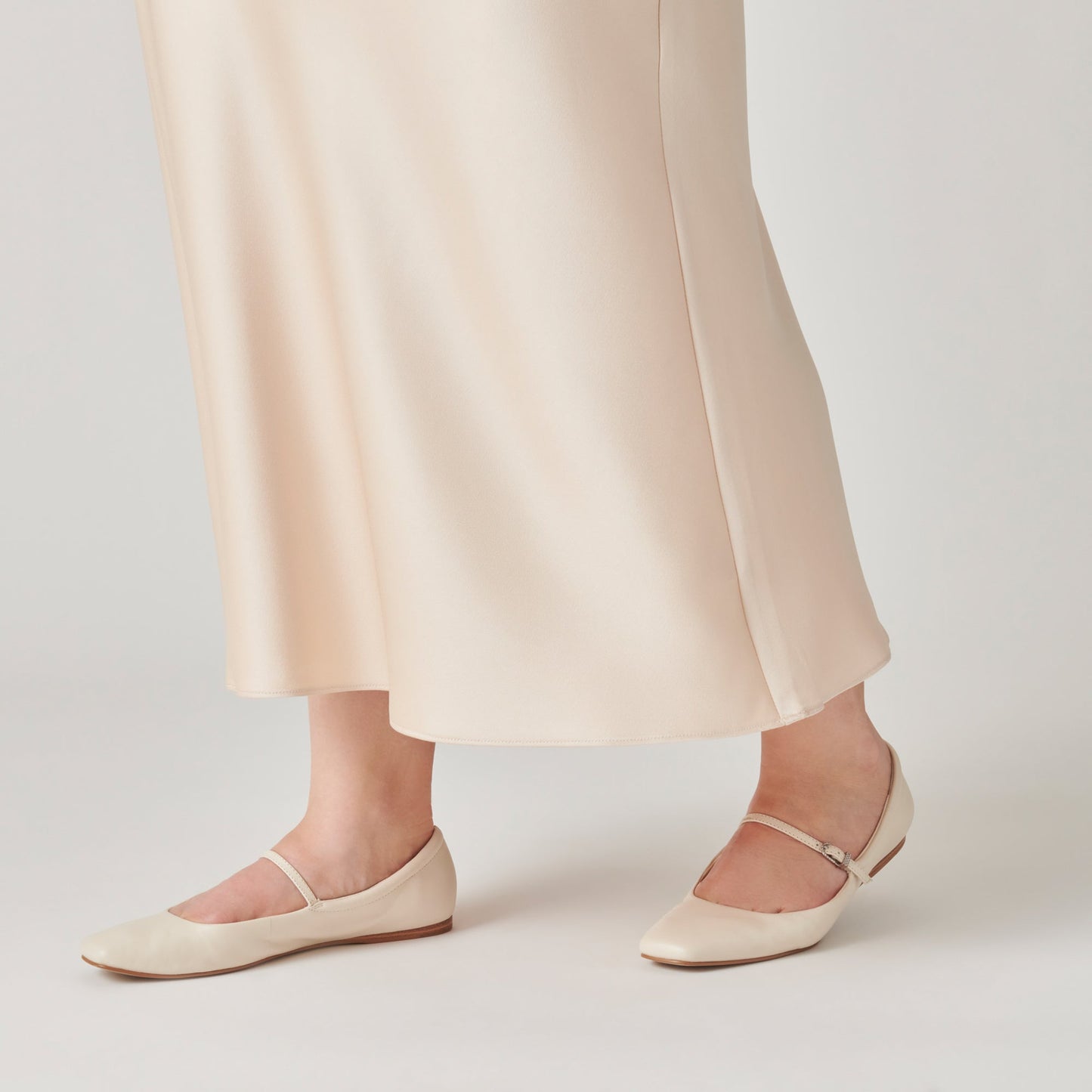 Dolce Vita Reyes Ivory Leather Ballet Flats