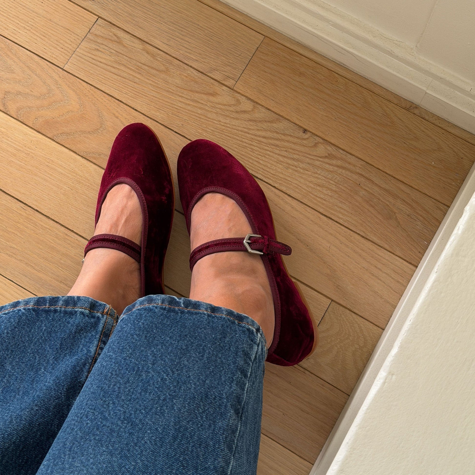 Dolce Vita ROSLYN BALLET FLATS WINE VELVET