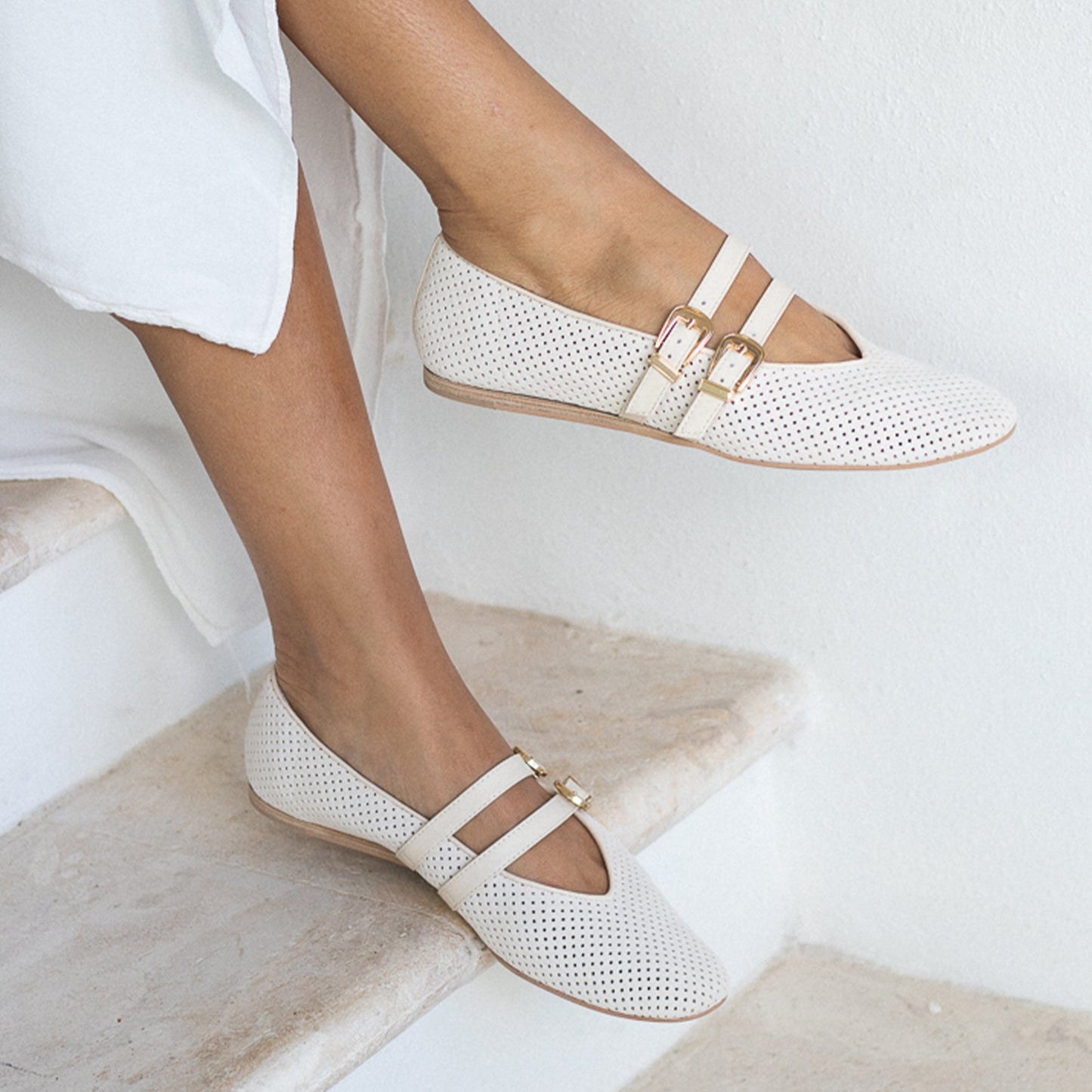 Dolce Vita BAYLEE BALLET FLATS BONE PERFORATED SUEDE