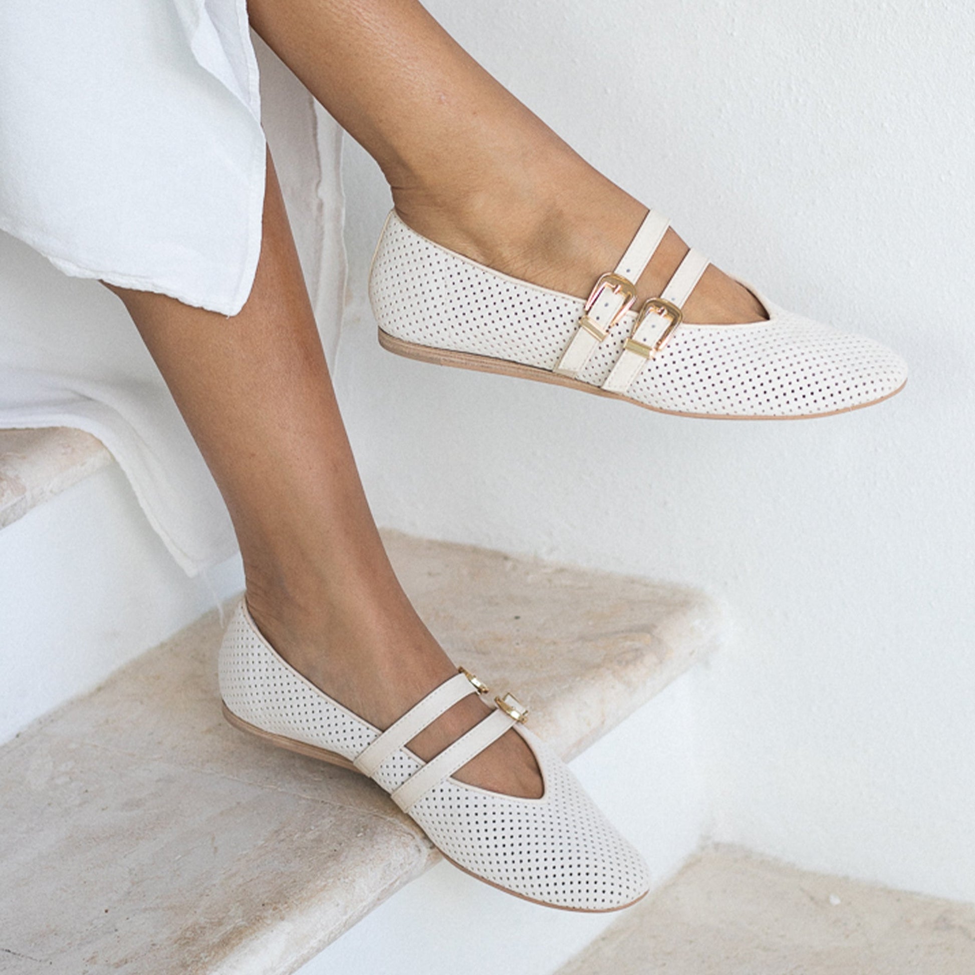 Dolce Vita BAYLEE BALLET FLATS BONE PERFORATED SUEDE