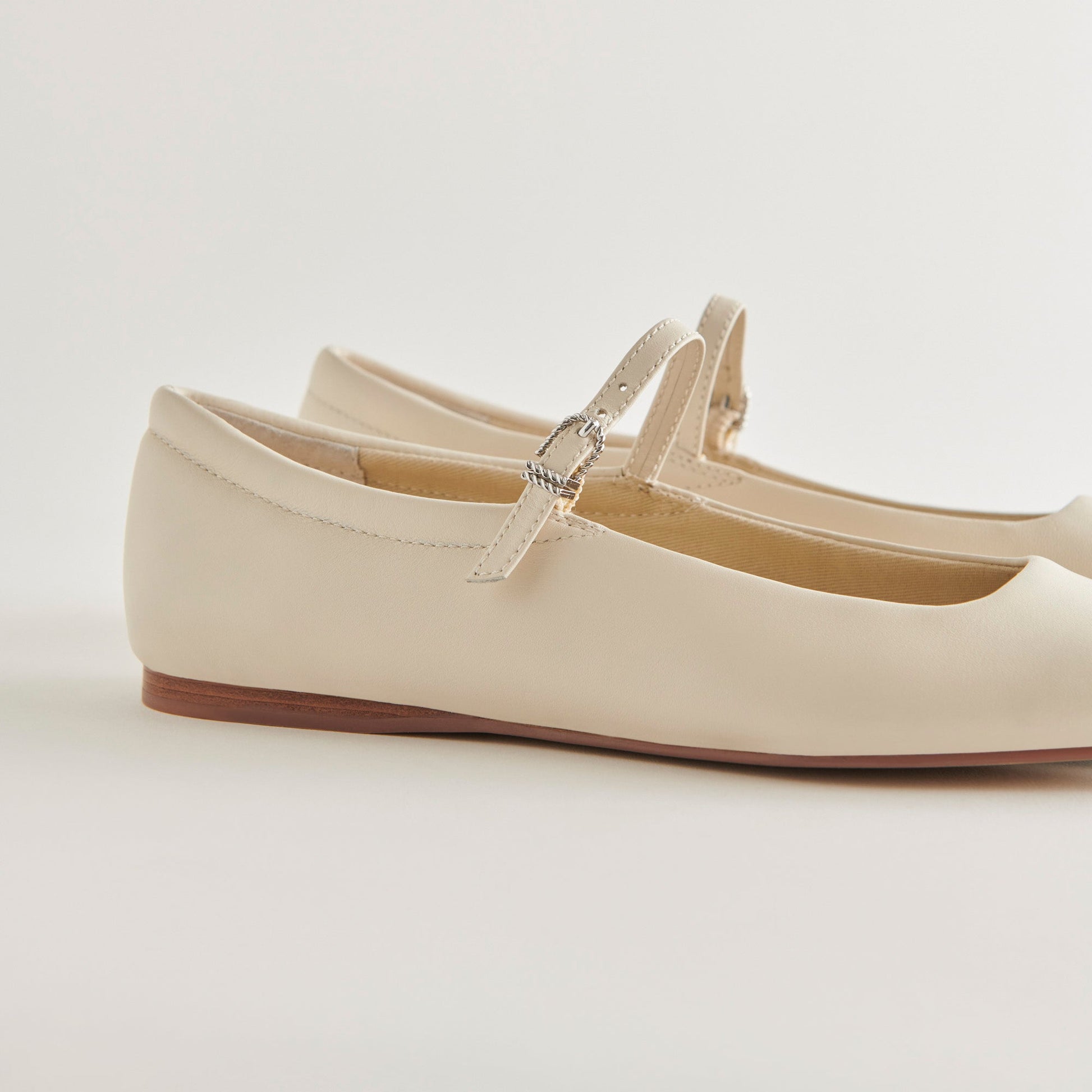 Dolce Vita Reyes Wide Ballet Flats Ivory Leather