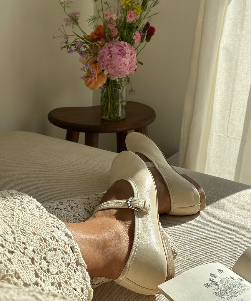 Dolce Vita ROSLYN BALLET FLATS CREME LEATHER
