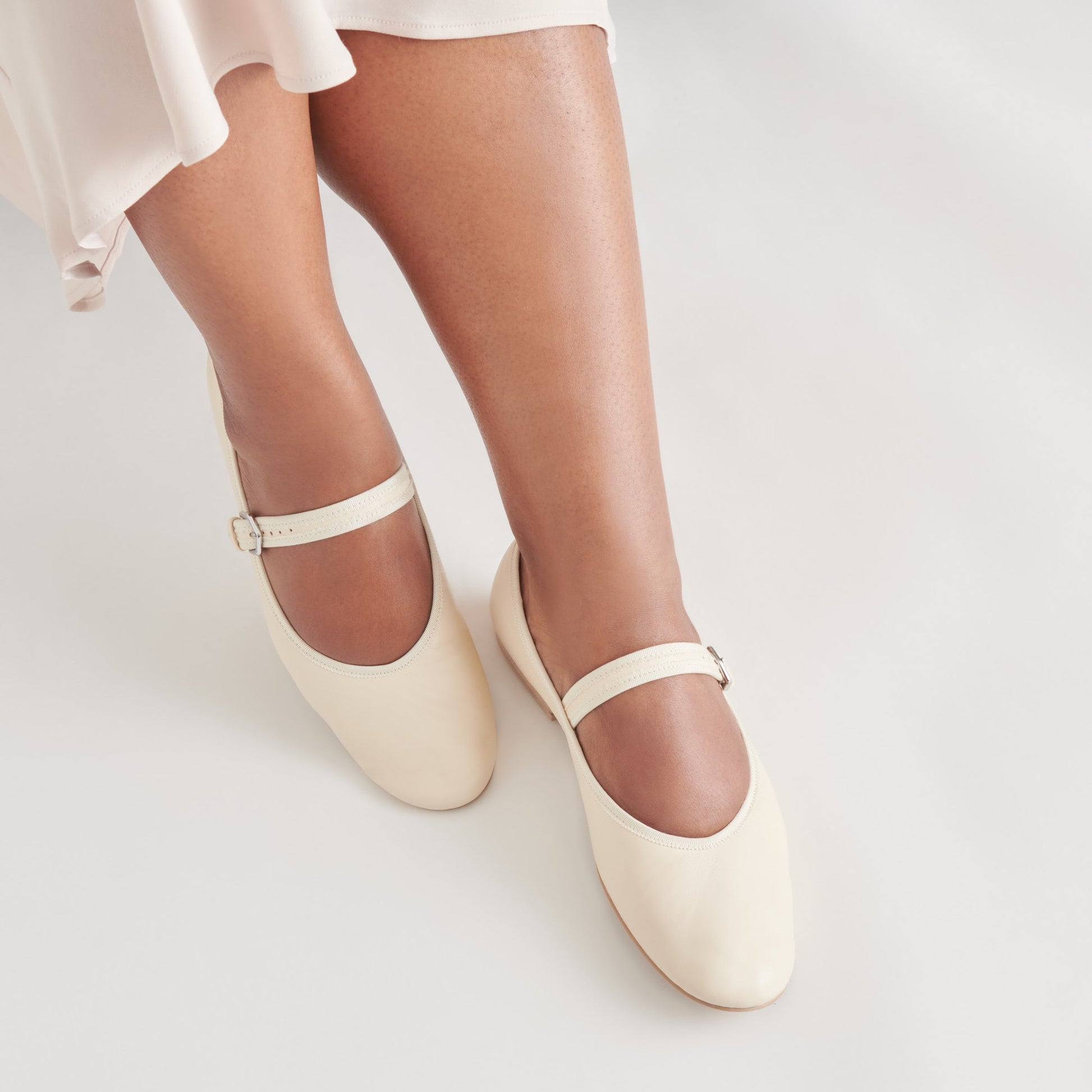 Dolce Vita ROSLYN BALLET FLATS CREME LEATHER