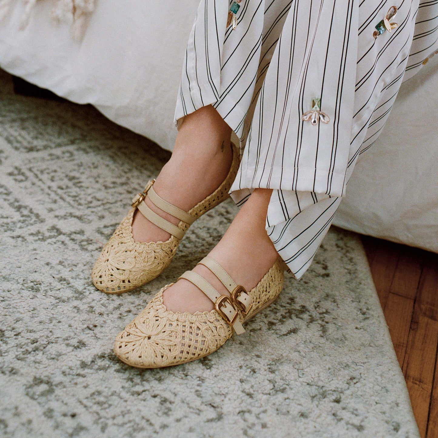 Dolce Vita BAYLEE SUNFLOWER BALLET FLATS LT NATURAL MACRAME