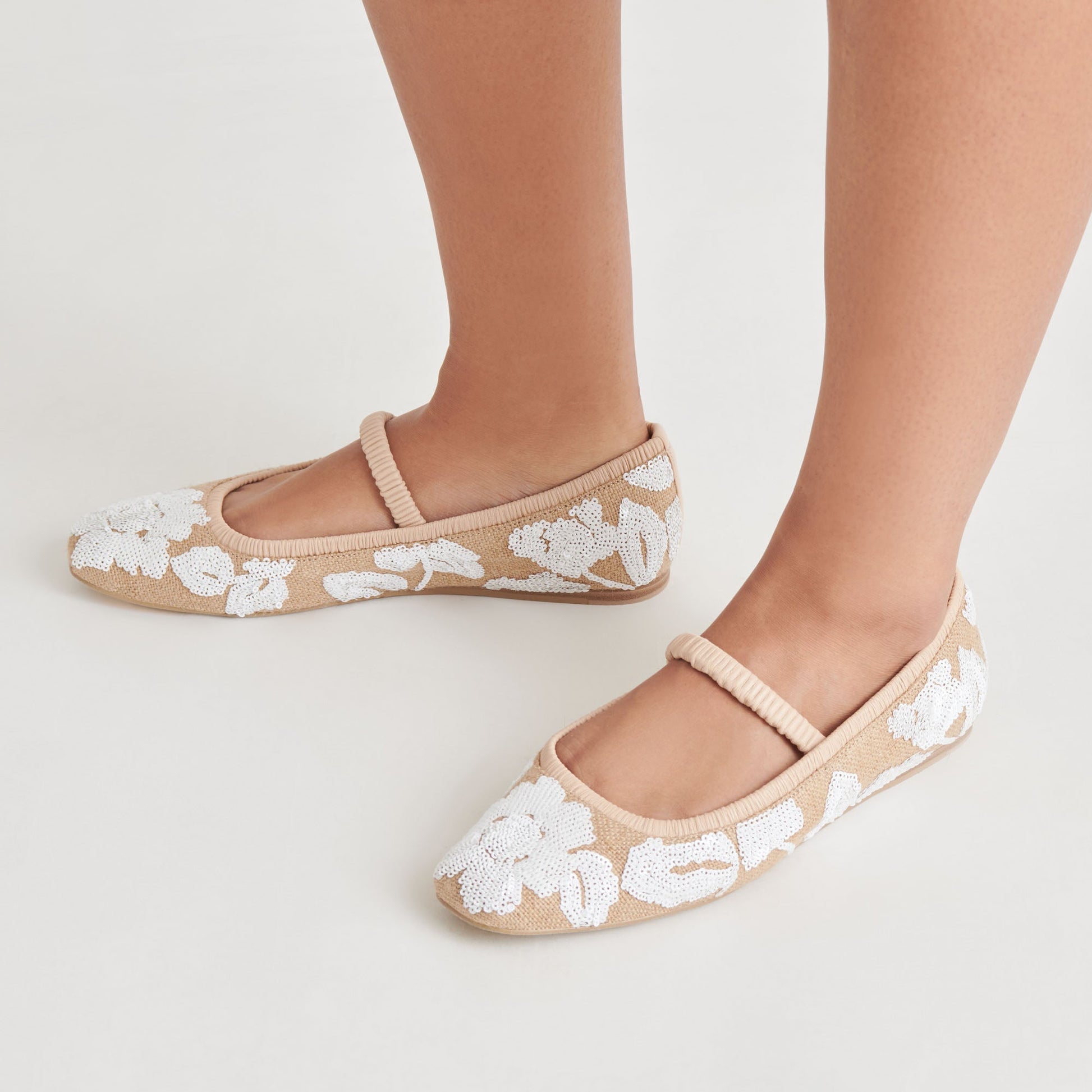 Dolce Vita RHODIE BALLET FLATS NATURAL MULTI FLORAL SEQUIN
