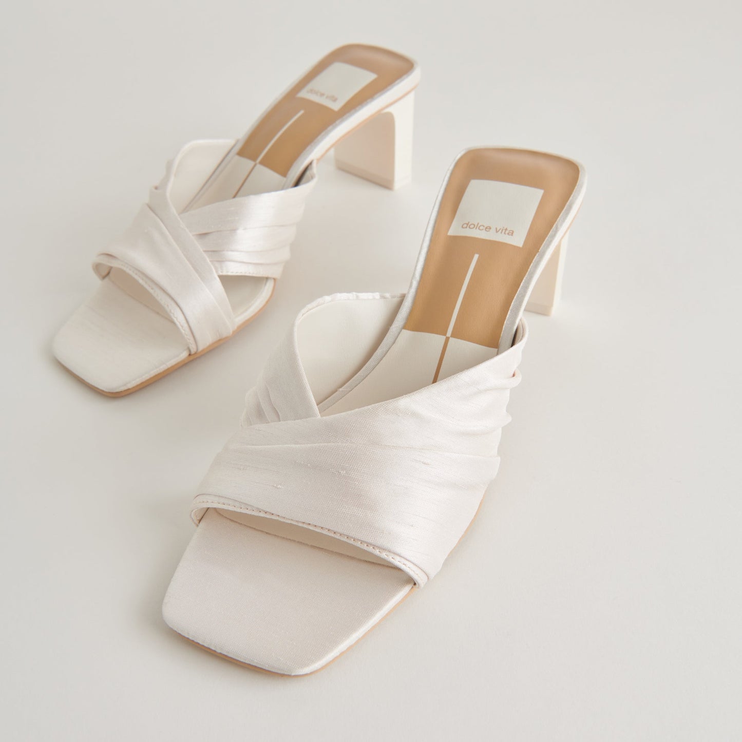 Dolce Vita CARLAN HEELS OFF WHITE SILK