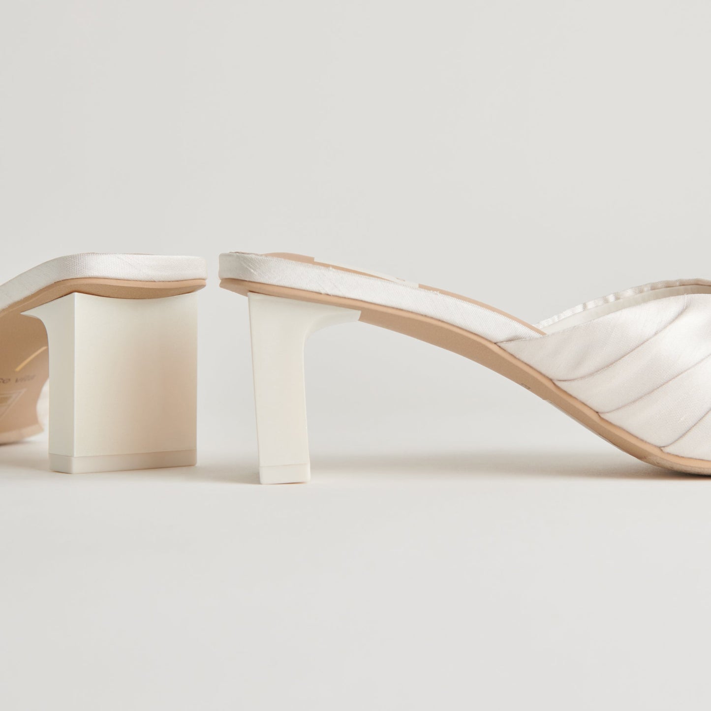 Dolce Vita CARLAN HEELS OFF WHITE SILK