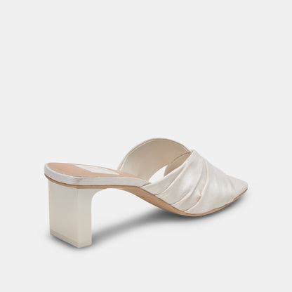 Dolce Vita CARLAN HEELS OFF WHITE SILK