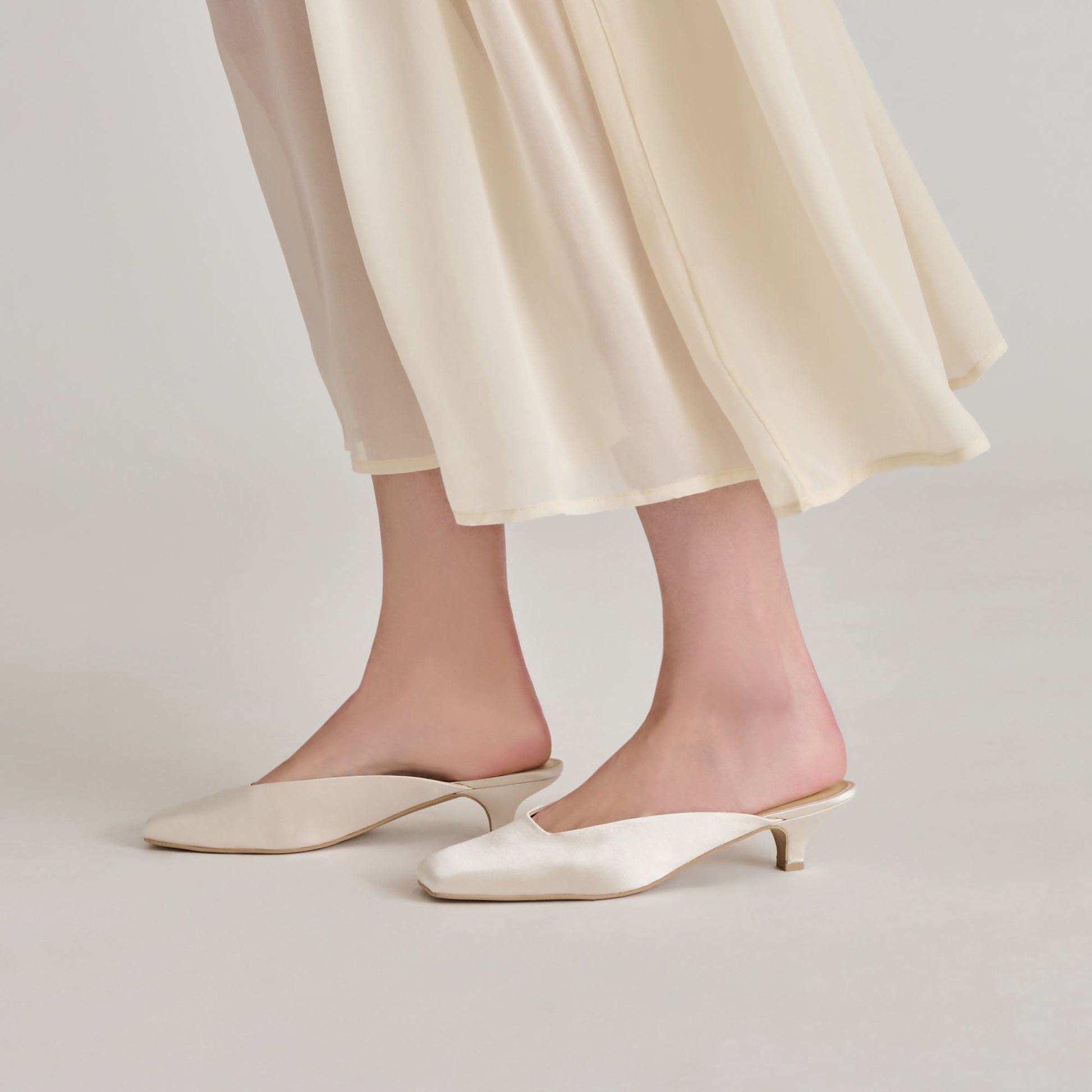 Dolce Vita UMARA HEELS IVORY SATIN