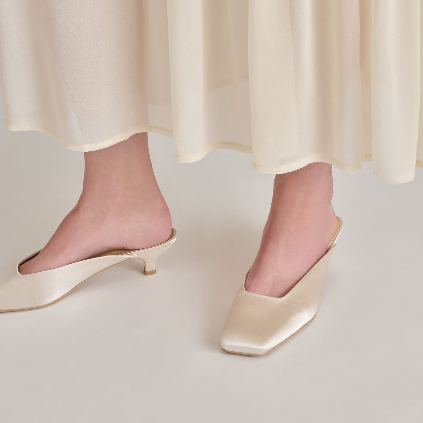 Dolce Vita UMARA HEELS IVORY SATIN