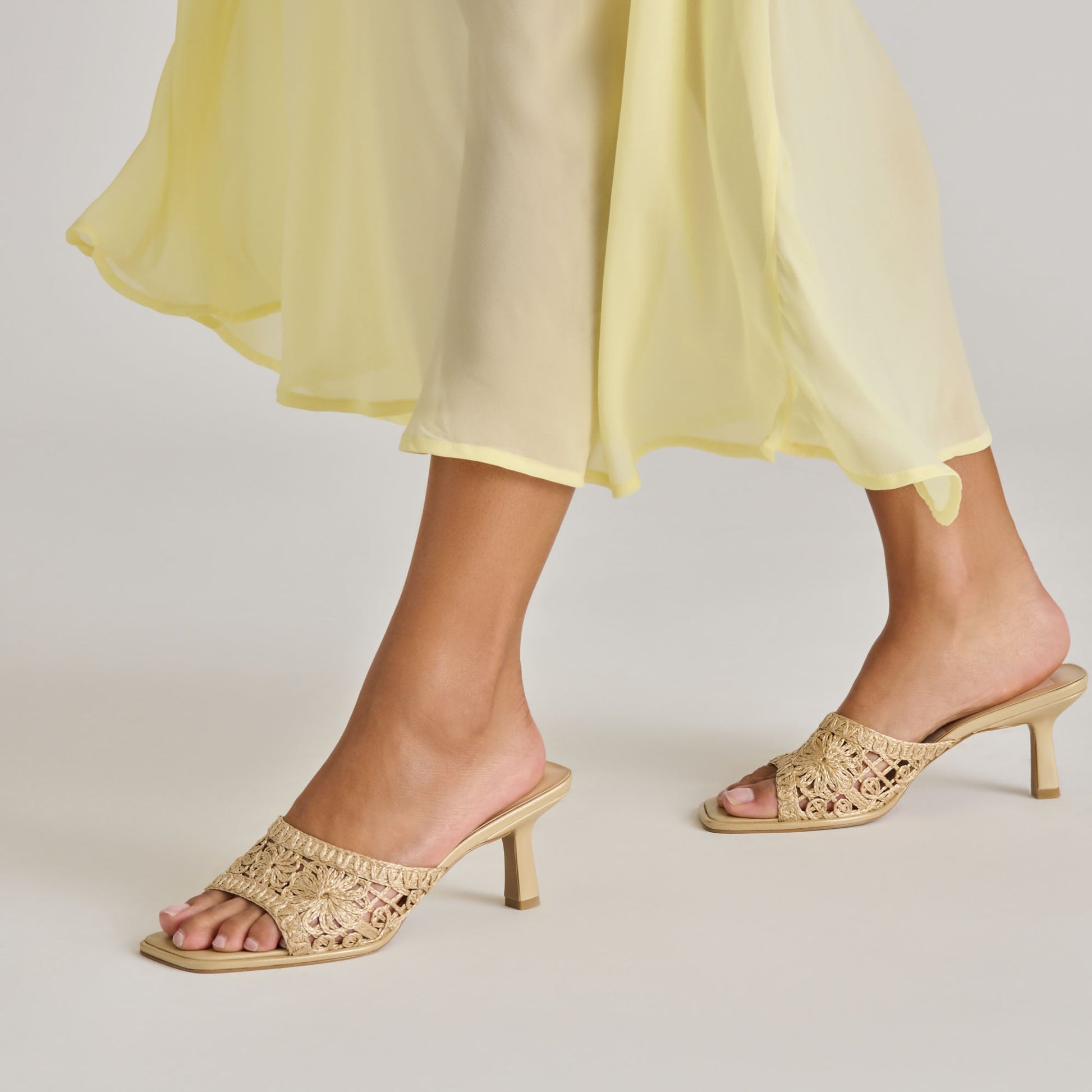 Dolce Vita MAYLAH HEELS LIGHT GOLD MACRAME