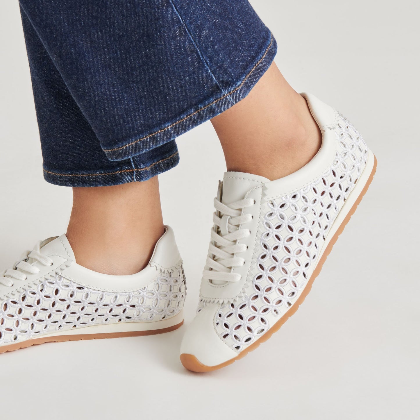 Dolce Vita DANIE EYELET PERF SNEAKERS TRUE WHITE LEATHER