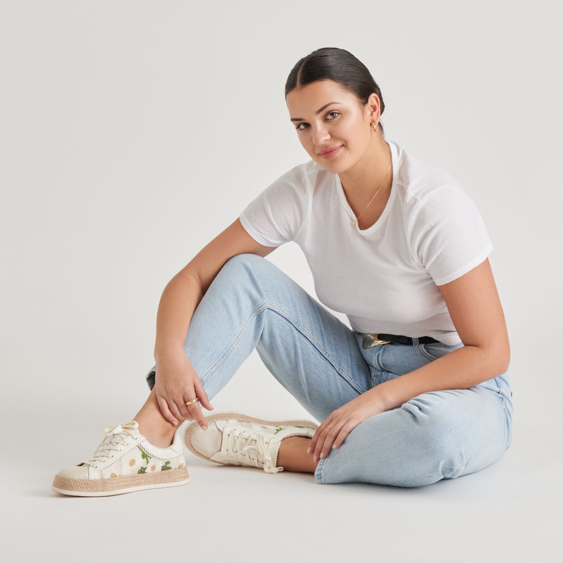 Dolce Vita AZALIA SNEAKERS WHITE FLORAL RAFFIA