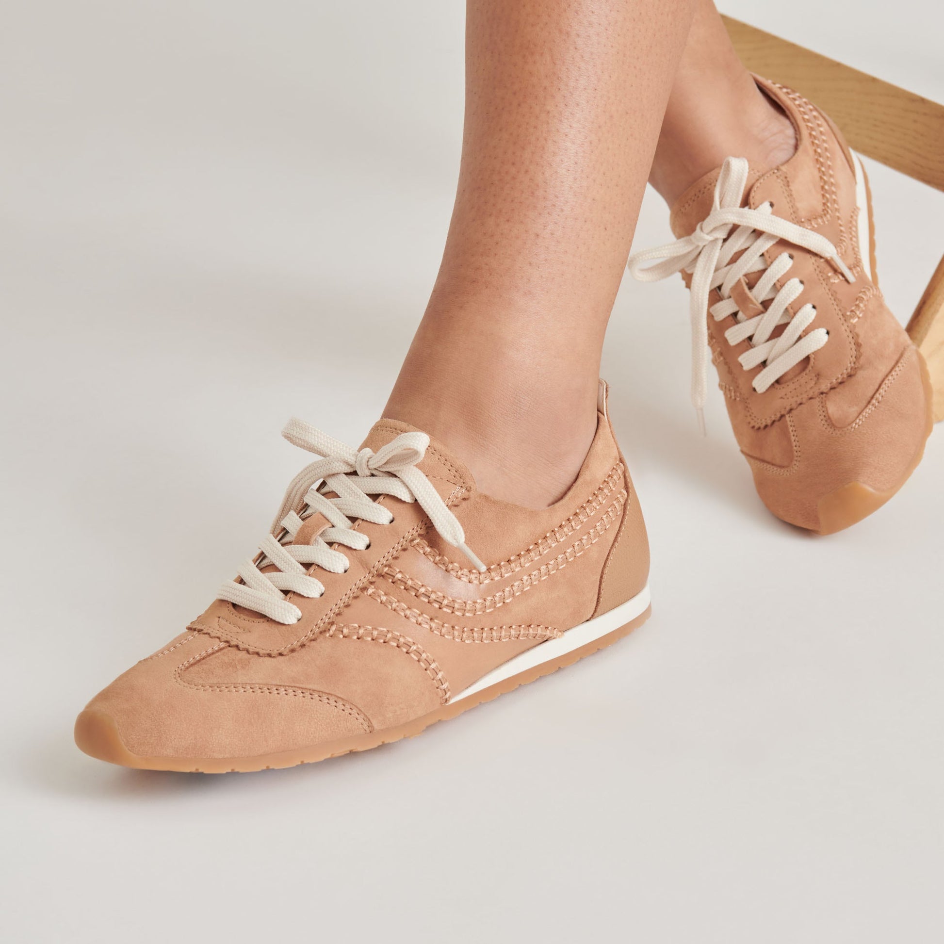 Dolce Vita DELANY SNEAKERS TOFFEE NUBUCK