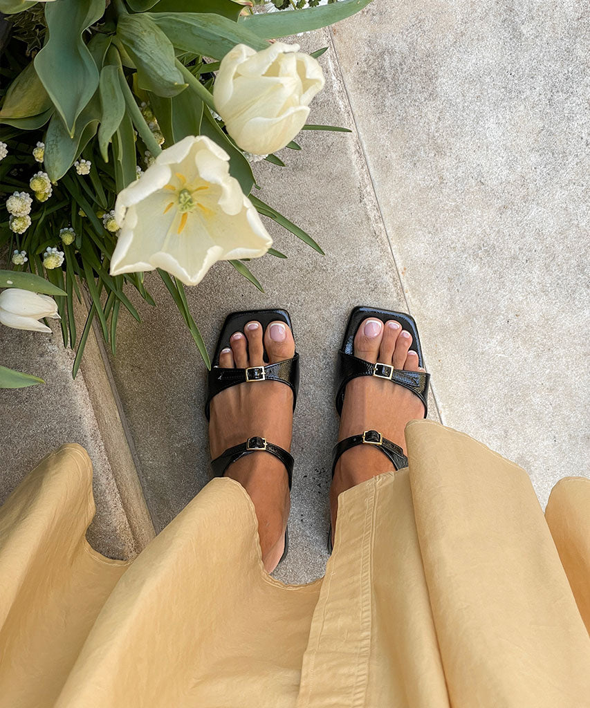 Dolce Vita LAVERN SANDALS MIDNIGHT CRINKLE PATENT