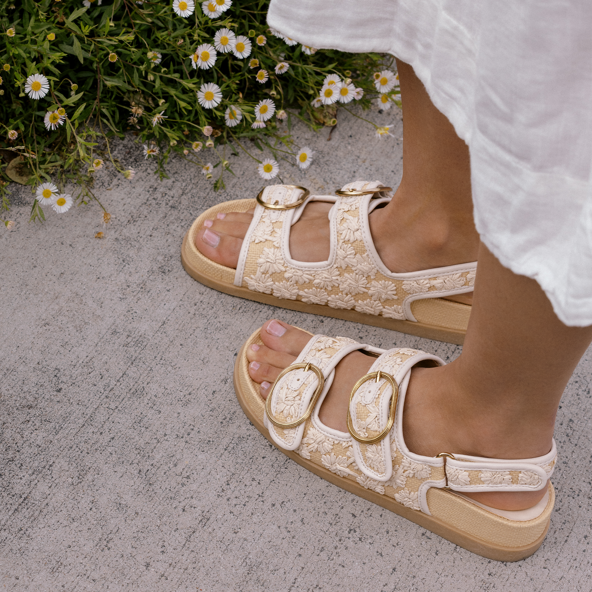 Dolce Vita STARLA SANDALS CREME FLORAL RAFFIA