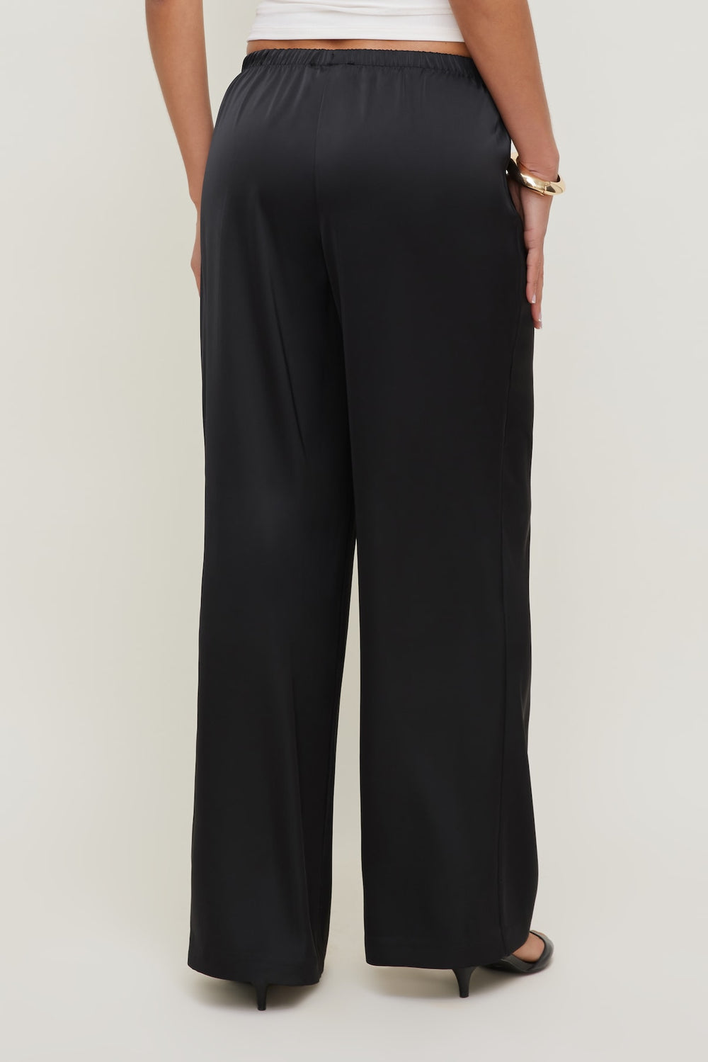 Dynamite Store | Leo Satin Wide Leg Pants Black