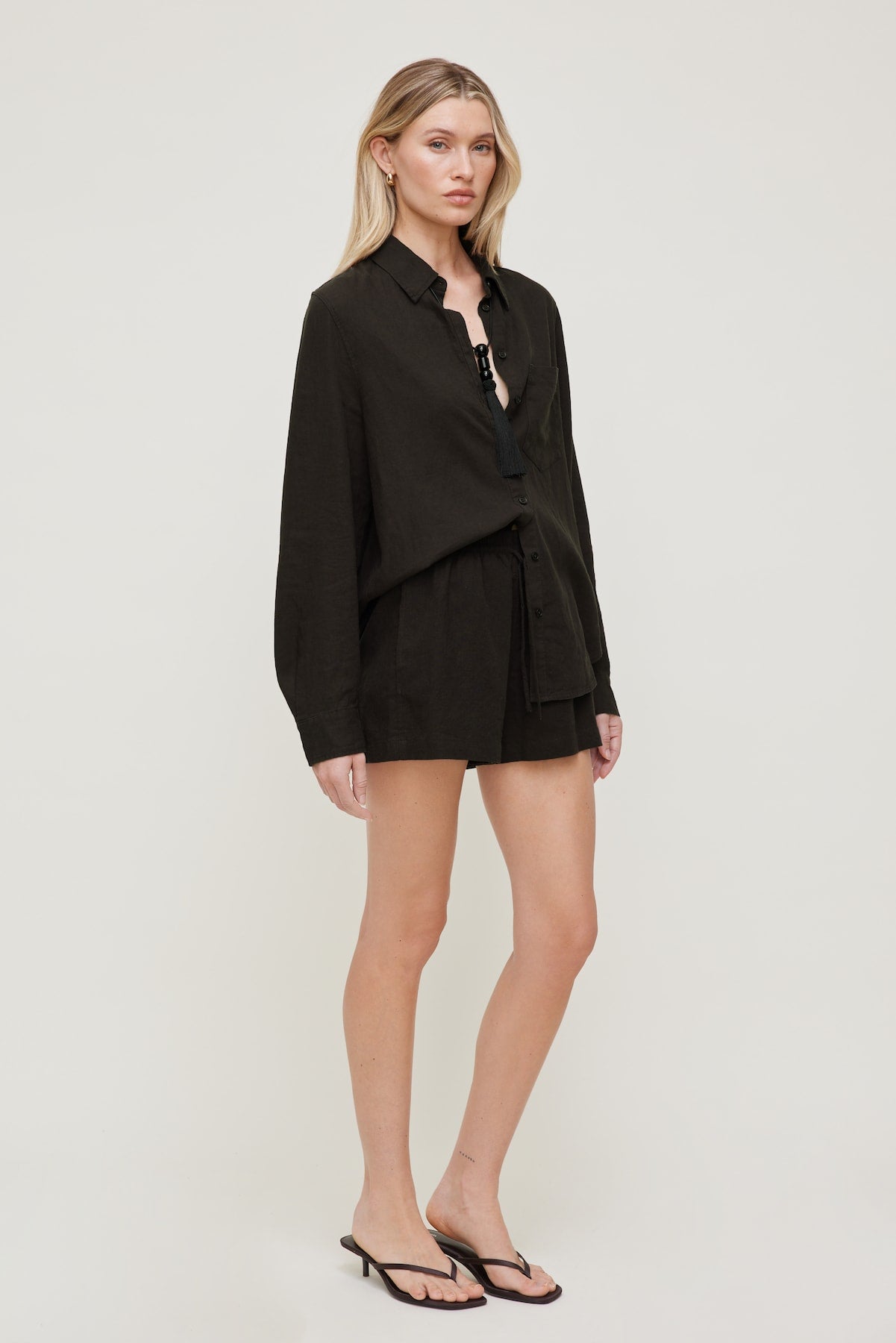Dynamite US | Linen High Rise Shorts Brown