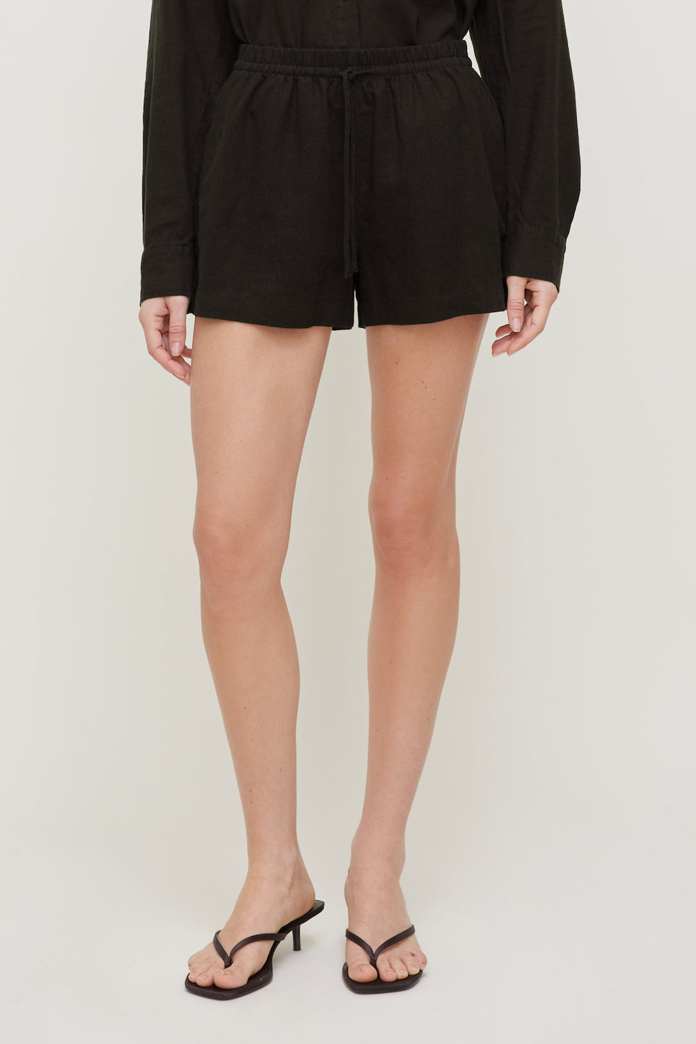 Dynamite US | Linen High Rise Shorts Brown