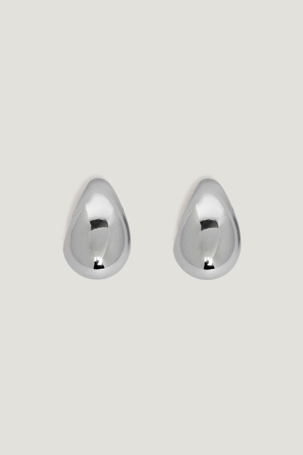 Dynamite US | Mini Loop Teardrop Earrings Gray