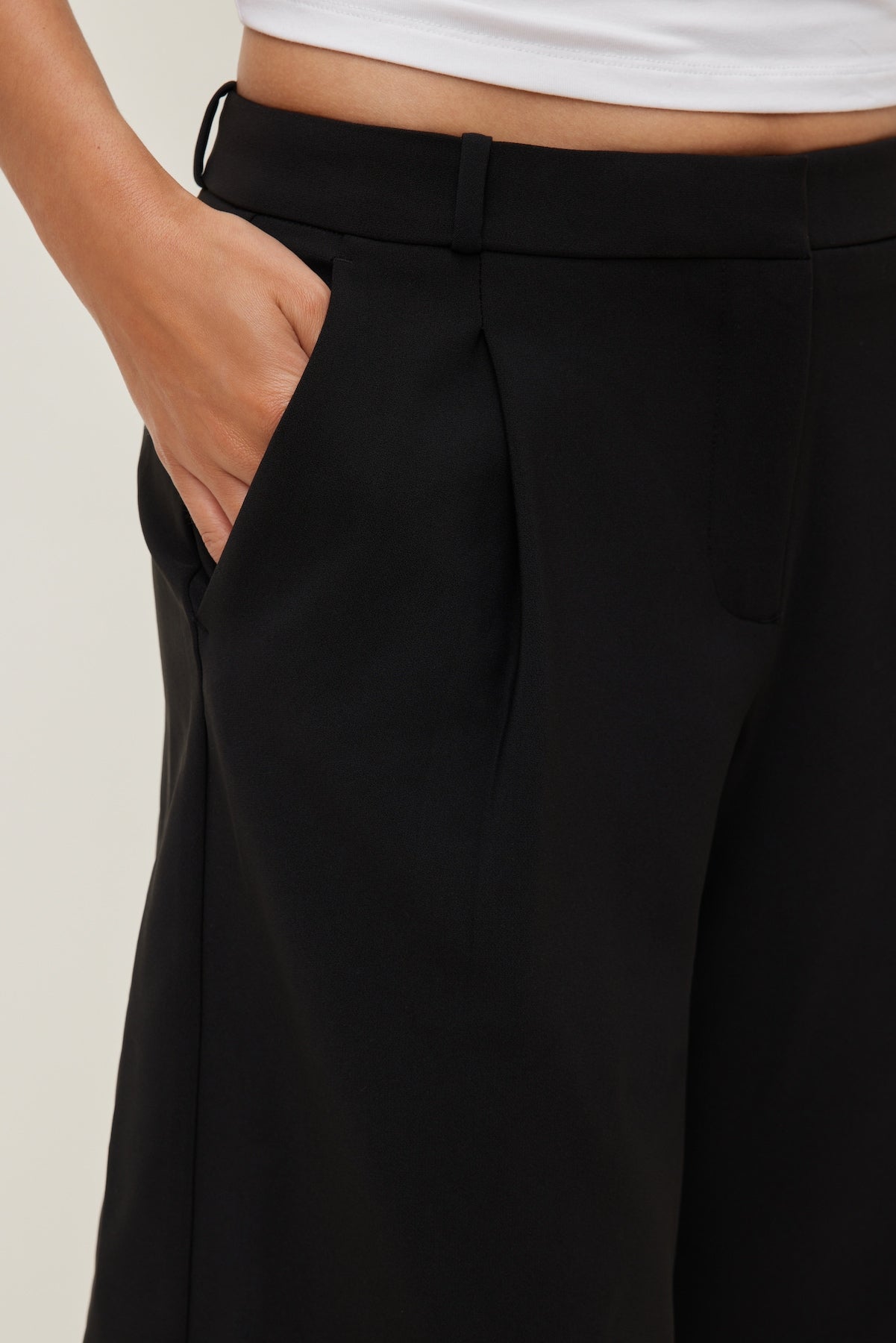Dynamite Website Shop | Mid Rise Bermuda Shorts Black