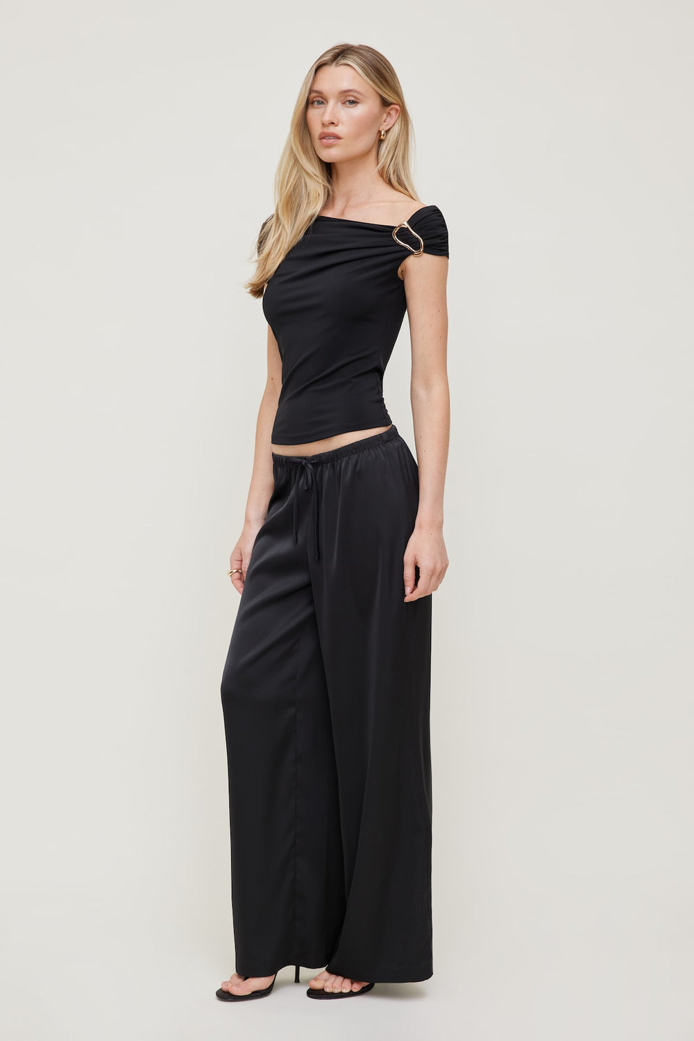 Dynamite Discount | Sculpt Buckle Detail Top Black