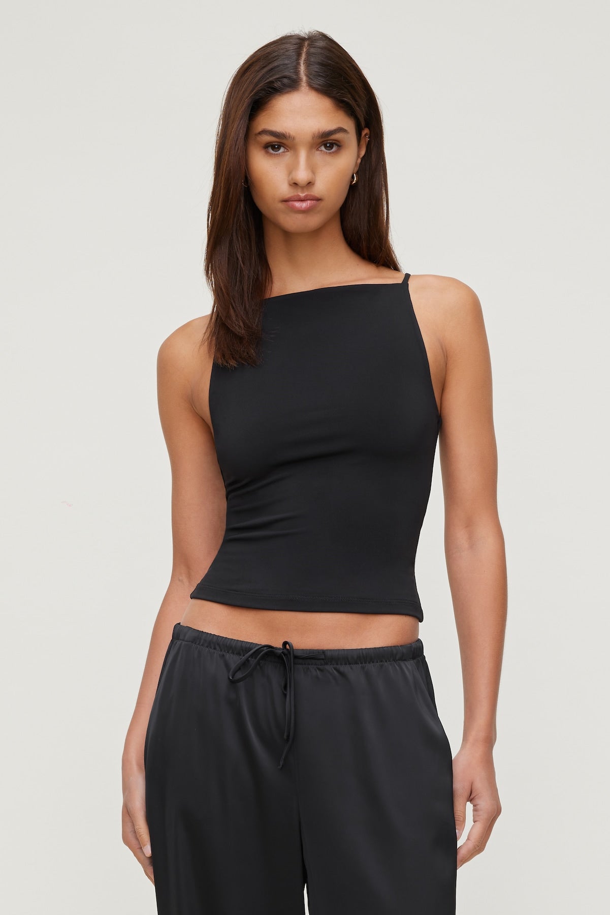 Dynamite Discount | Sculpt Strappy Boat Neck Tank Top Black