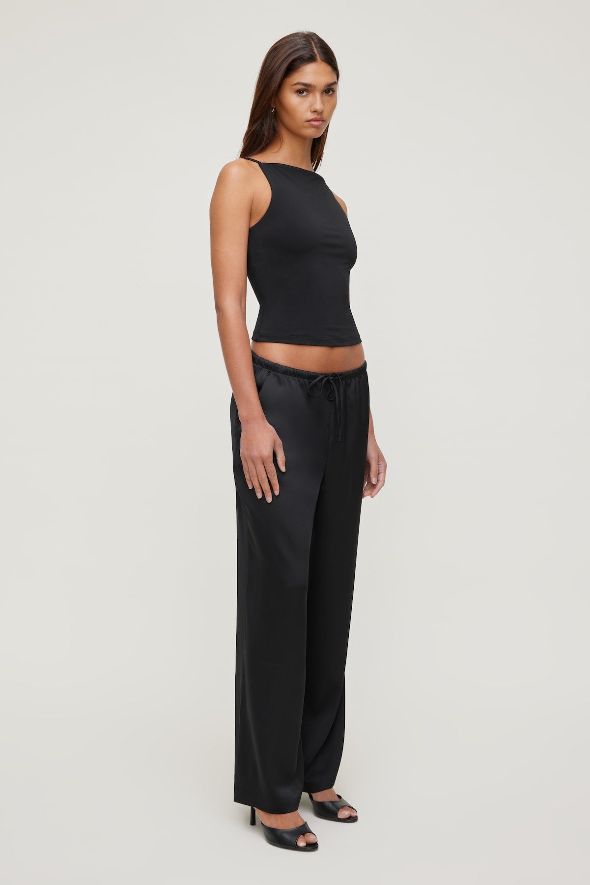 Dynamite Discount | Sculpt Strappy Boat Neck Tank Top Black