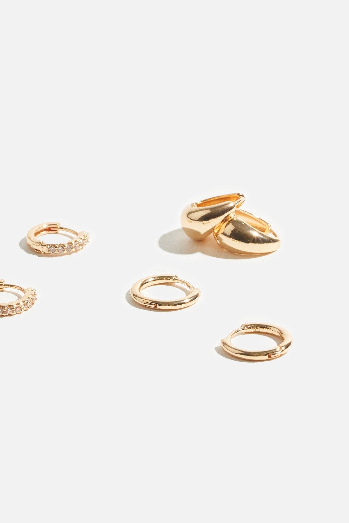 Dynamite Store | 3-Pack Delicate Linear Hoop Earrings White