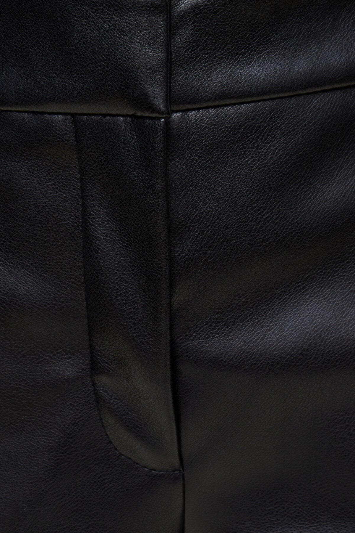 Dynamite Online | Camelia Straight Leg Faux Leather Pants Black