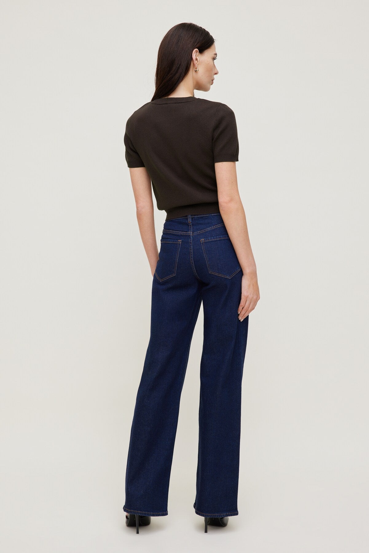 Dynamite Outlets | Clara Short Sleeve Sweater Brown