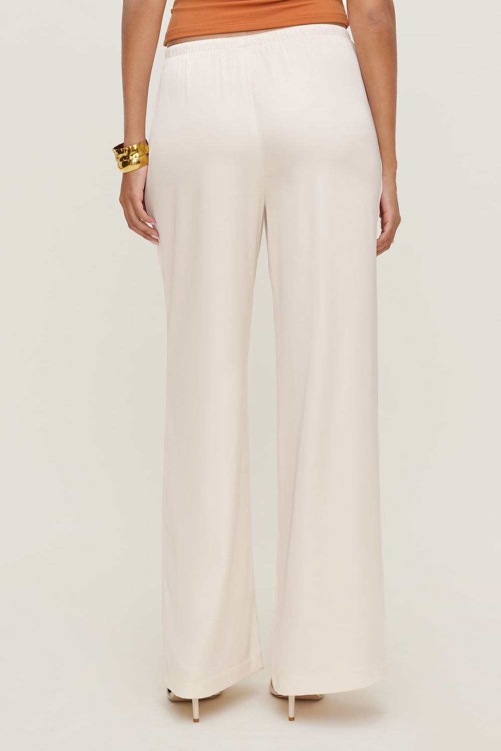 Dynamite Online | Leo Satin Wide Leg Pants Beige